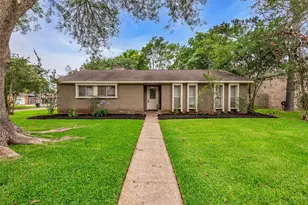 16934 Townes Rd, Friendswood, TX 77546 - Photo 1