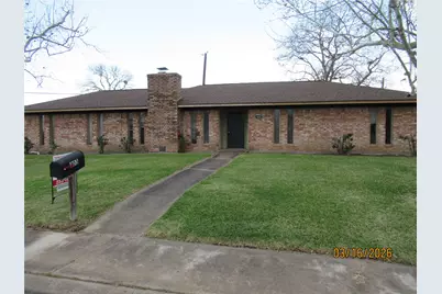 403 Lotus Street, Lake Jackson, TX 77566 - Photo 2