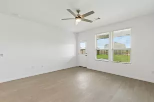 16310 Vivid Creek Ct, Conroe, TX 77302 - Photo 10