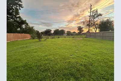 3210 Valley Brook Drive, La Porte, TX 77571 - Photo 2