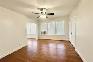 1126 Berthea St, Houston, TX 77006 - Photo 2