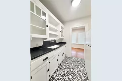 1126 Berthea Street #15, Houston, TX 77006 - Photo 10