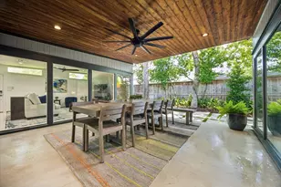 9769 Oak Point Dr, Houston, TX 77055 - Photo 4