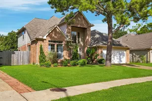 4006 Stonehurst Dr, Pearland, TX 77584 - Photo 2