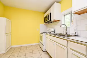 9037 Crestview Dr, Houston, TX 77078 - Photo 2