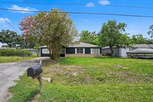8433 Woodlyn Rd, Houston, TX 77028 - Photo 2