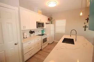1648 Sandpebble Pl, Surfside Beach, TX 77541 - Photo 10
