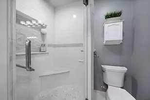 8944 Chatsworth Dr, Houston, TX 77024 - Photo 28