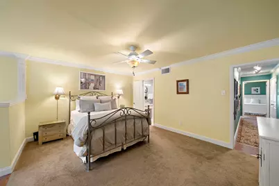 8944 Chatsworth Drive, Houston, TX 77024 - Photo 22