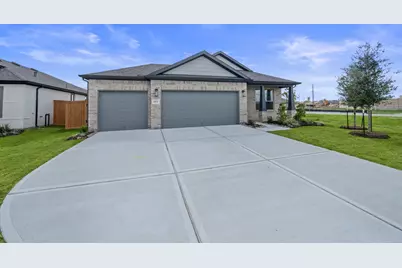 1002 S Oakhurst Drive, Dayton, TX 77535 - Photo 2