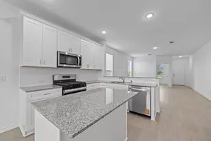 1002 S Oakhurst Dr, Dayton, TX 77535 - Photo 4