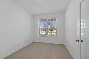 1002 S Oakhurst Dr, Dayton, TX 77535 - Photo 12