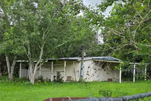 8806 Milby St, Needville, TX 77461 - Photo 4