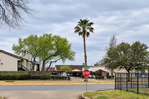 3206 Jarvis St, Houston, TX 77063 - Photo 6