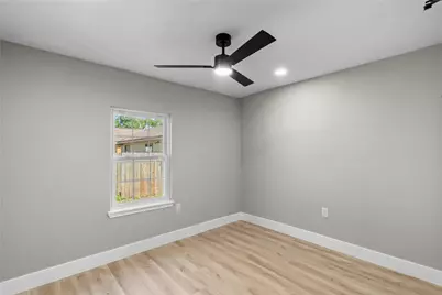 820 18th Avenue N, Texas City, TX 77590 - Photo 26