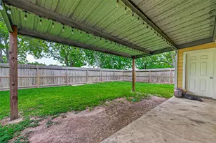 1708 and 1702 Sycamore Ave, Bay City, TX 77414 - Photo 32