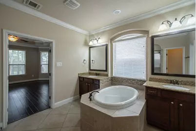 31 Whispering Thicket Place, The Woodlands, TX 77375 - Photo 26