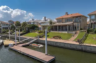 529 Southport Ln, Kemah, TX 77565 - Photo 4