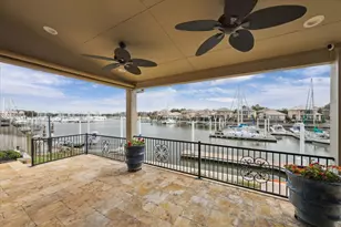 529 Southport Ln, Kemah, TX 77565 - Photo 2