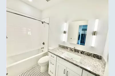 2102 Mechanic Street #204, Galveston, TX 77550 - Photo 12