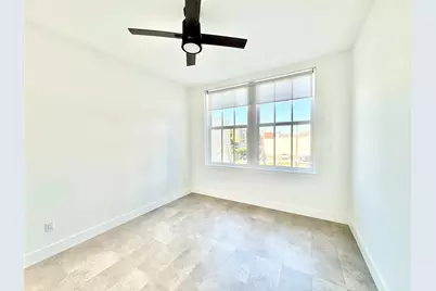 2102 Mechanic Street #204, Galveston, TX 77550 - Photo 10