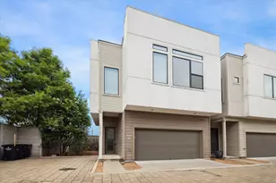 614 Thornton Rd, Houston, TX 77018 - Photo 2