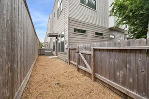 614 Thornton Rd, Houston, TX 77018 - Photo 18