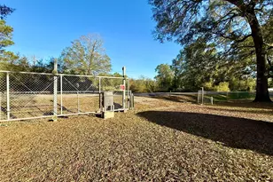 975 Roberts, Vidor, TX 77662 - Photo 24