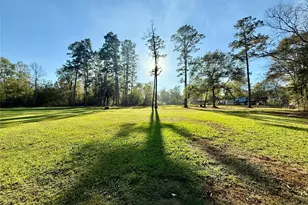 975 Roberts, Vidor, TX 77662 - Photo 28