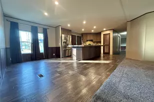 975 Roberts, Vidor, TX 77662 - Photo 6