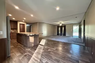 975 Roberts, Vidor, TX 77662 - Photo 10