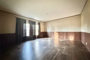 975 Roberts, Vidor, TX 77662 - Photo 4