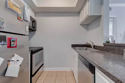 4515 Briar Hollow Place #215, Houston, TX 77027 - Photo 10