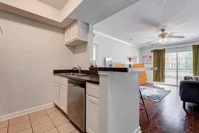 4515 Briar Hollow Place #215, Houston, TX 77027 - Photo 8