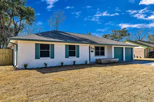 5619 Effingham Dr, Houston, TX 77035 - Photo 2