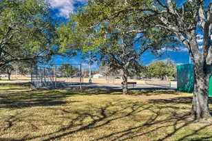 5619 Effingham Dr, Houston, TX 77035 - Photo 32