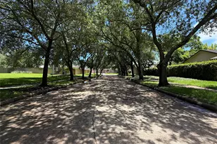 3930 Millrock Cir, Sugar Land, TX 77479 - Photo 14