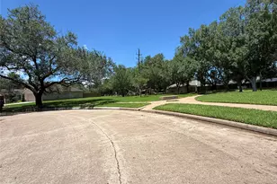 3930 Millrock Cir, Sugar Land, TX 77479 - Photo 12