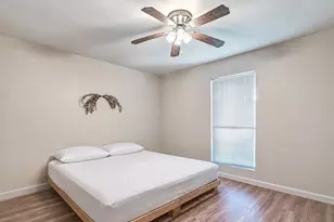 3930 Millrock Cir, Sugar Land, TX 77479 - Photo 8