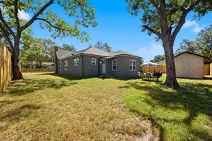 902 Post Oak St, Hearne, TX 77859 - Photo 16