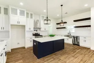 2138 Twin Lakes Blvd, West Columbia, TX 77486 - Photo 10