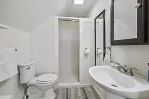 1315 W 22nd St, Houston, TX 77008 - Photo 28