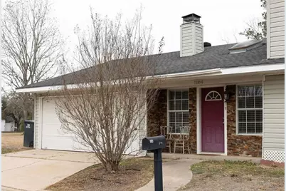 1104 Moss Lane, Cuero, TX 77954 - Photo 1