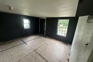 801 Clark St, Fairfield, TX 75840 - Photo 2