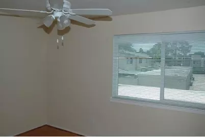 10325 Huntington Place Drive #325, Houston, TX 77099 - Photo 8