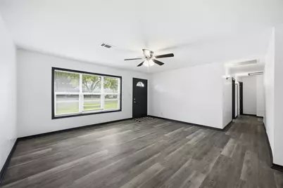 9723 Oldcrest Drive, Stafford, TX 77477 - Photo 4