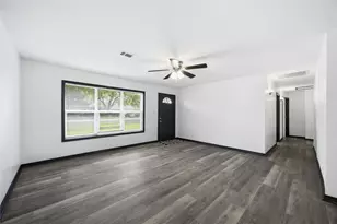 9723 Oldcrest Dr, Stafford, TX 77477 - Photo 4