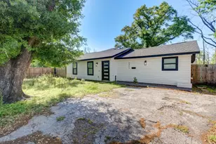 5906 Hilary St, Houston, TX 77026 - Photo 12