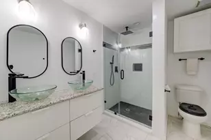 5906 Hilary St, Houston, TX 77026 - Photo 34