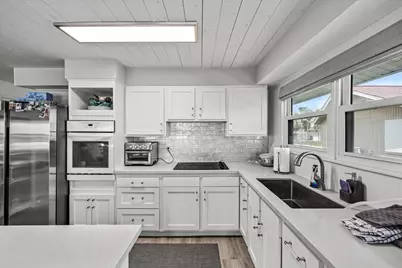 4306 Spanish Main, Jamaica Beach, TX 77554 - Photo 18